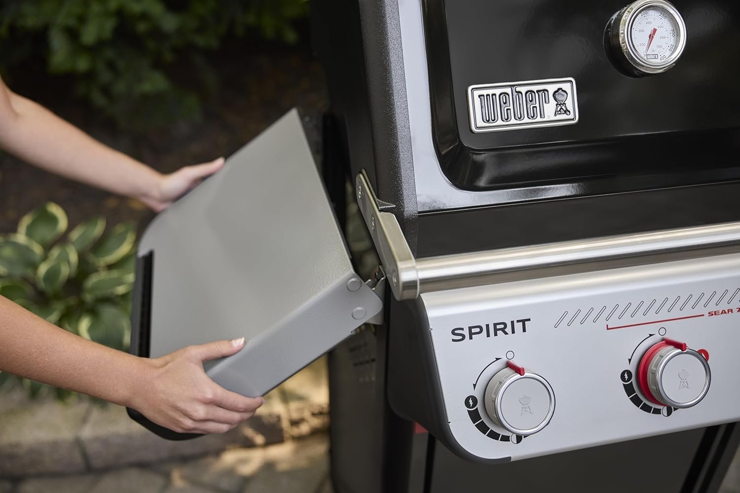 Weber Spirit E-325 Gas Grill - Image 8