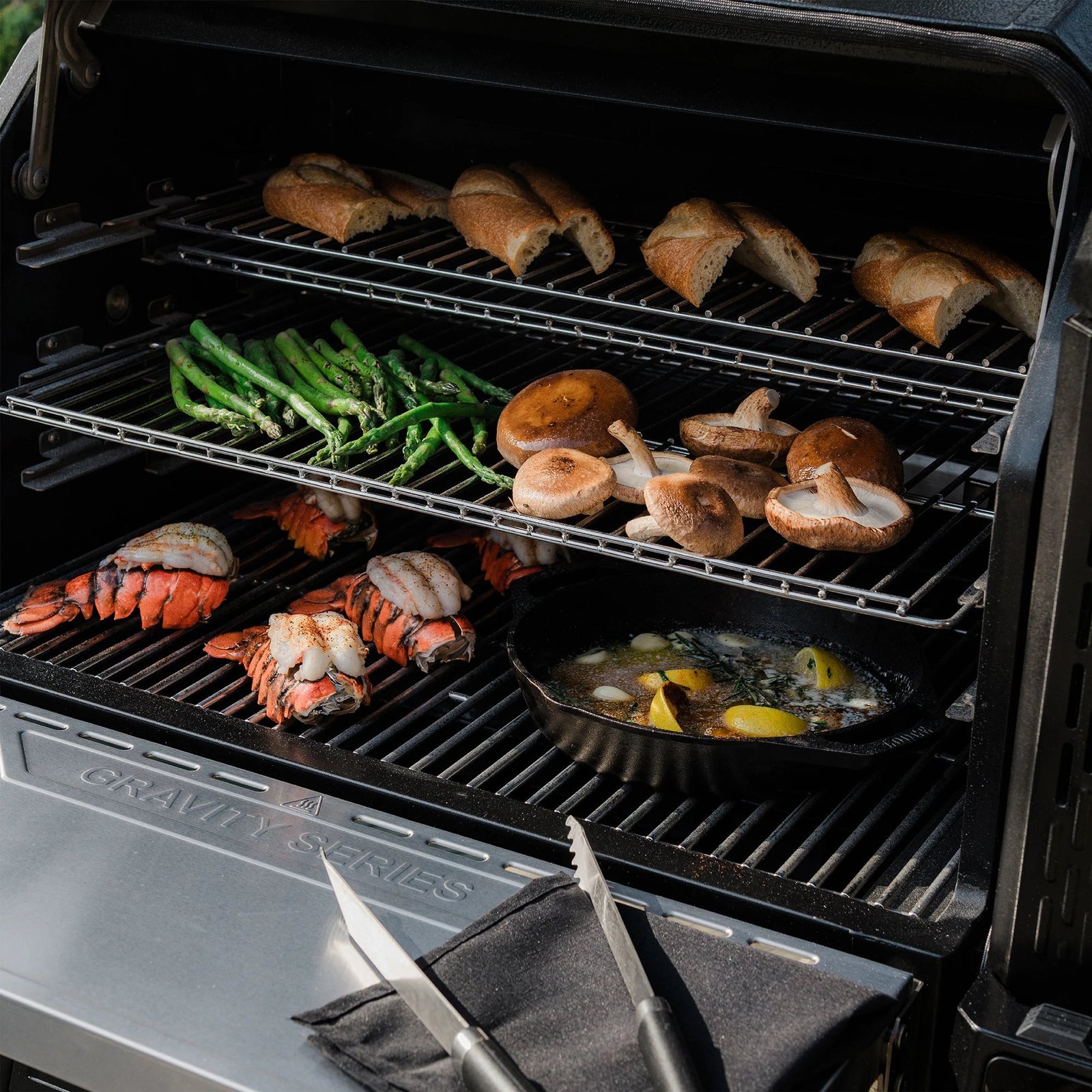Masterbuilt Gravity Series XT Digital Charcoal Grill and Smoker - Image 2