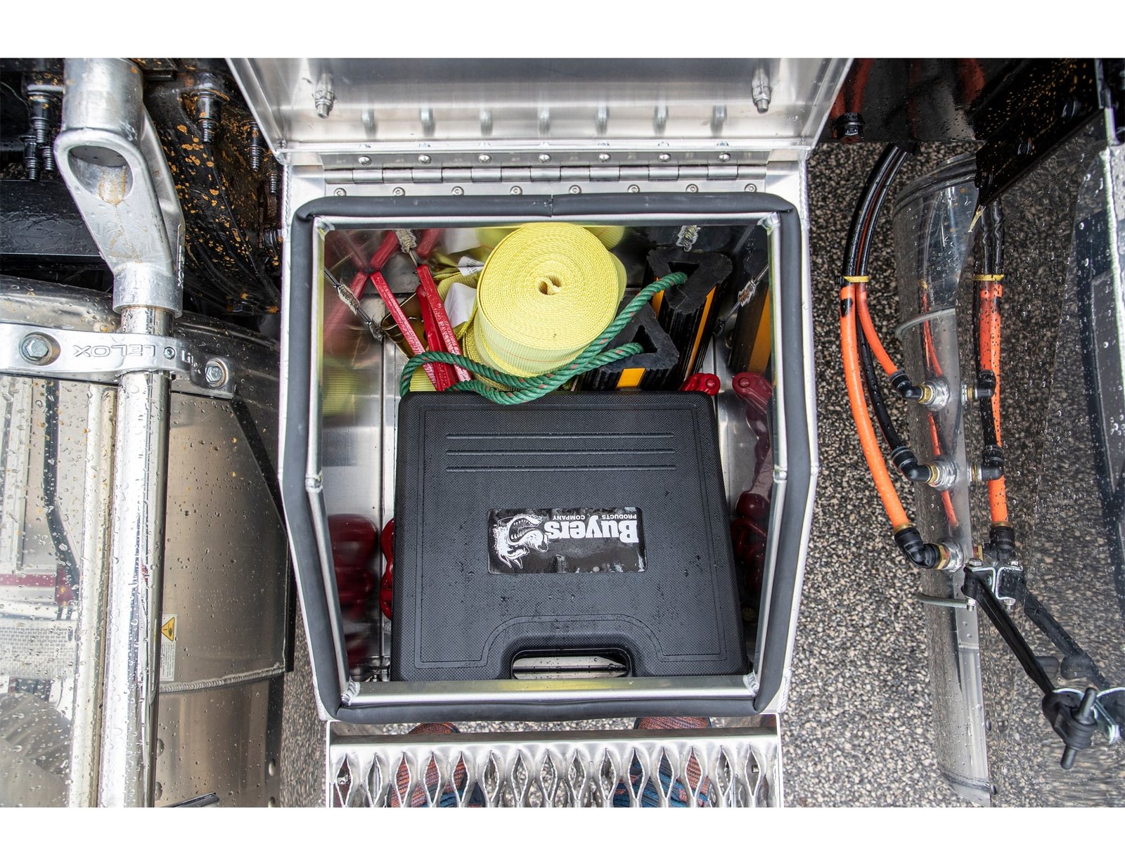 Buyers Products 28-in x 24-in x 18-in Smooth Aluminum Step Box Truck Tool Box 1705281 - Image 12