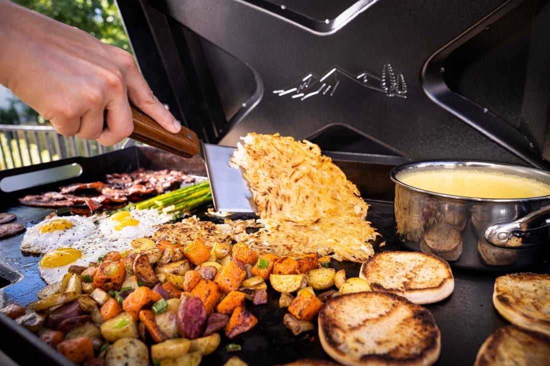 Traeger Flat Top Grill Flatrock™ Griddle - Image 17