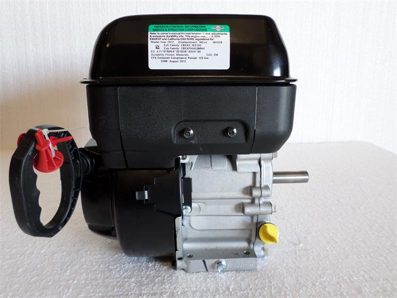 Briggs & Stratton Horizontal Snow Engine 7.5 TP 3/4″ X 2-27/64″ # 10D132-0115 - Image 2