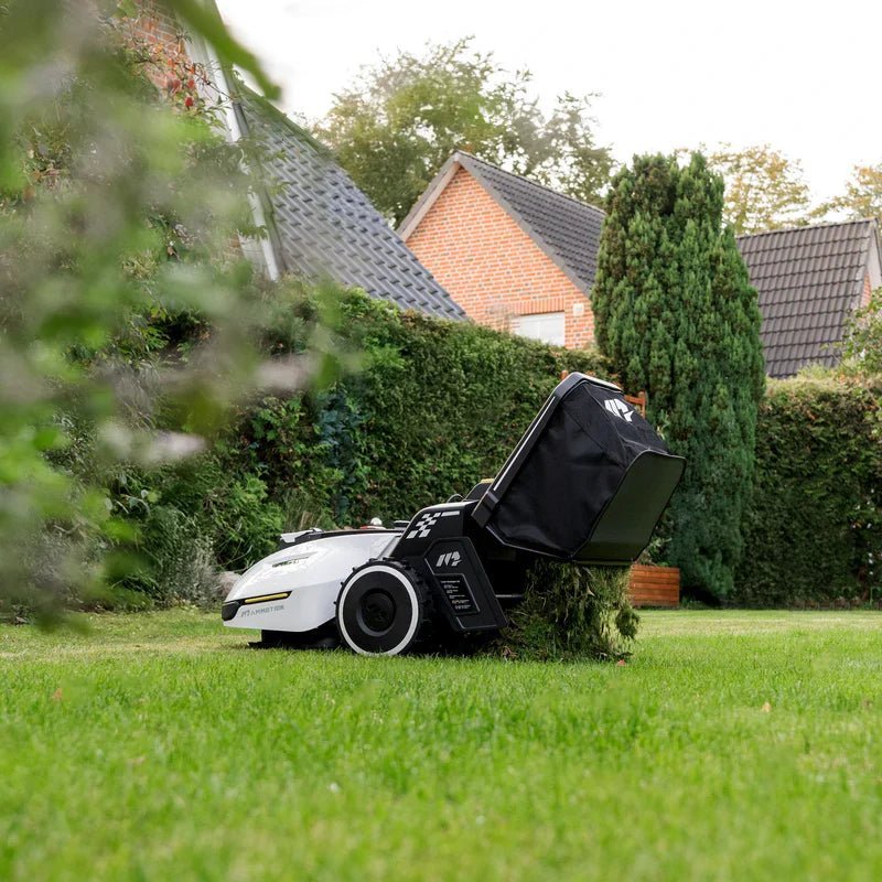 MAMMOTION YUKA Perimeter Wire Free Robot Lawn Mower - Image 5