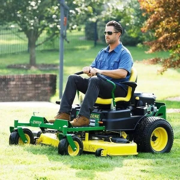 Z365R 48 in. 24 HP Gas Dual Hydrostatic Zero-Turn Riding Mower - Image 5