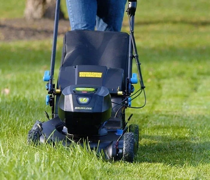 21 in. Super Recycler 60-Volt SmartStow Max Cordless Battery Walk Behind Mower 7.5 Ah Battery and Charger Included - Image 3