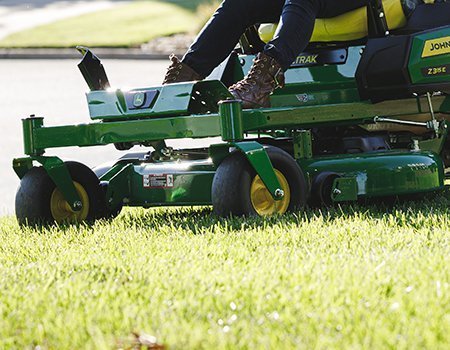 Z315E ZTrak Mower with 42-in. Deck - Image 17